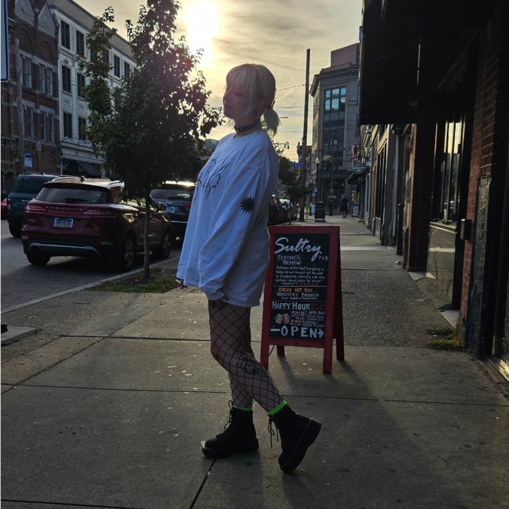 Meet your Posher, Bria *pet friendly closet!*